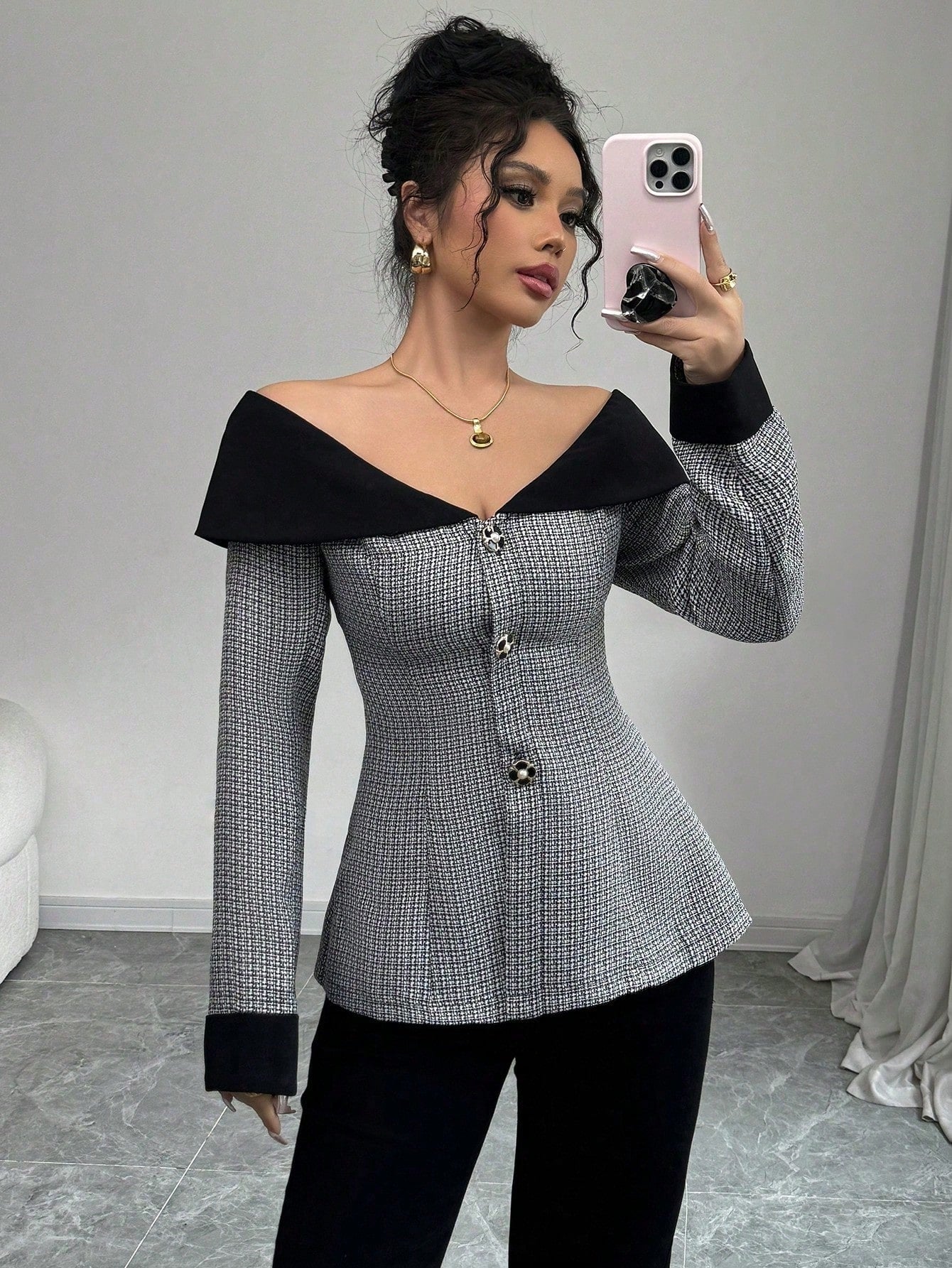 Minimalist Off-Shoulder V-Neck Jacket