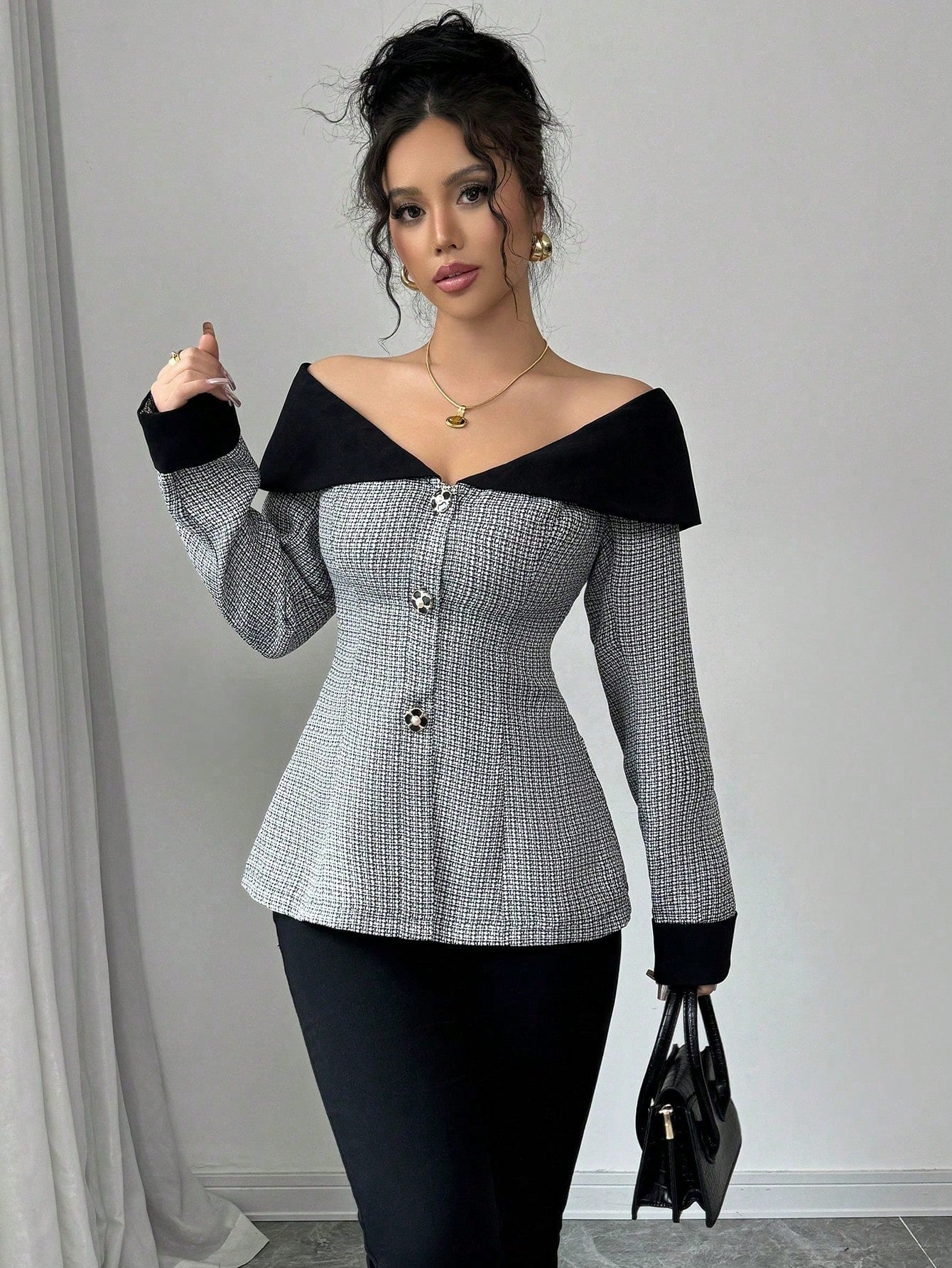 Minimalist Off-Shoulder V-Neck Jacket